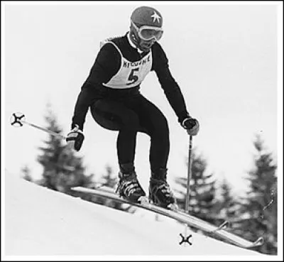 Ce skieur autrichien remporte la coupe du monde de ski alpin. Il s'agit de ...