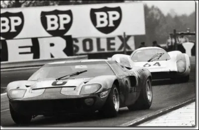 Les 24 heures du Mans voient la victoire de ...