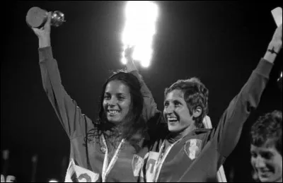 Le record du monde du 400 m femmes est battu lors de ces championnats : par qui ?