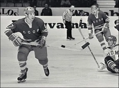 Le championnat du monde de hockey sur glace voit la victoire, pour la 9e fois, de ....