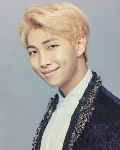 RM a commencé à rapper à l'âge de [...] ans.