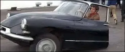 Quel est le titre de ce film avec Jean-Paul Belmondo au volant de ce qui reste de cette DS ?