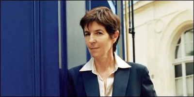 Qui est cette romancière et dramaturge française, également chroniqueuse dans l'émission "On n'est pas couché", présentée par Laurent Ruquier ?