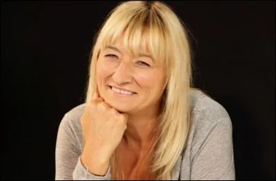 Quelle émission, construite sur le modèle des magazines de presse féminins, Christine Bravo a-t-elle présentée de 1992 à 1994 ?