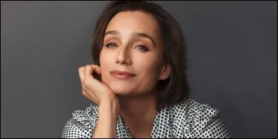 Dans quel domaine s'illustre Kristin Scott Thomas ?