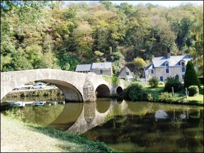 Parmi ces pièces de théâtre, laquelle n'est pas signée Pierre Corneille ?