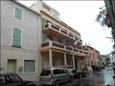 Nous restons en Occitanie, avec cette visite de Baho. Ville de la région naturelle du Ribéral, dans l'agglomération Perpignanaise, elle se situe dans le département ...