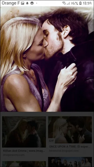 Qui arrive en retard, au couronnement de Regina ?