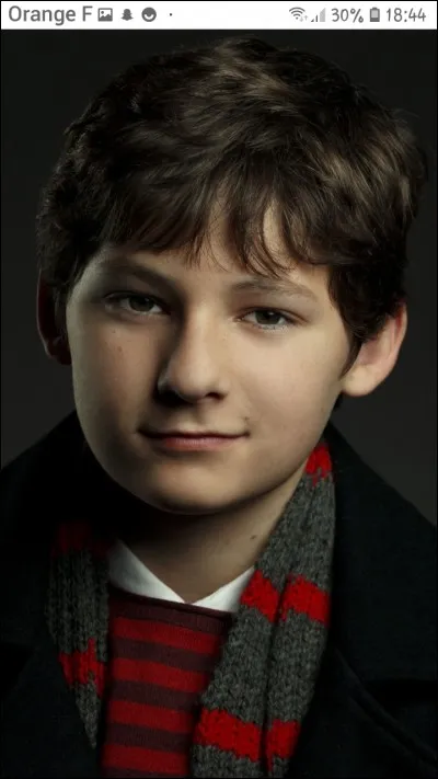 Qui retrouve Emma dans la saison 1 ?