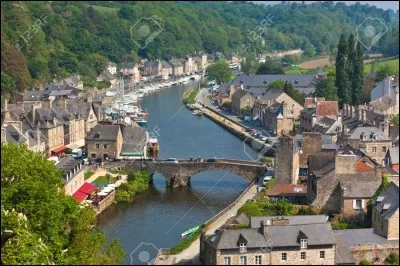 Le produit 2×11 donne comme nom de département :