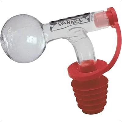 Si je vous dis « Bouchon doseur en forme de boule servant à servir le pastis », vous répondez :