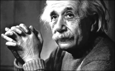 Laquelle de ces deux citations est d'Albert Einstein ?