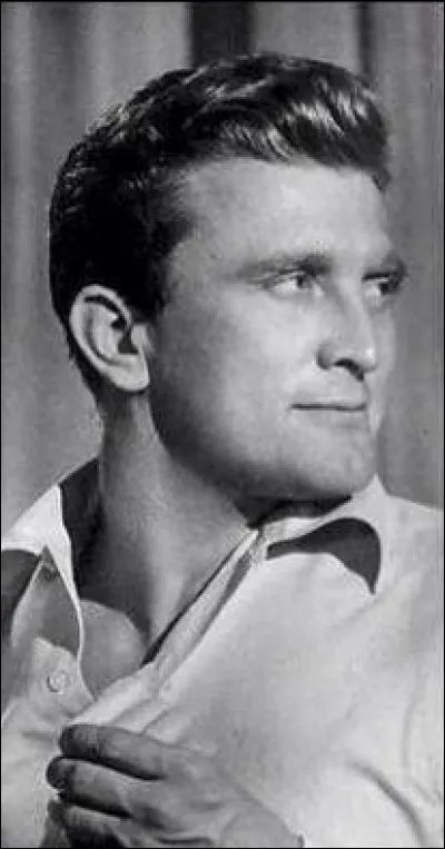 Issur Danielovitch, né en 1916, est plus connu sous le nom de ...