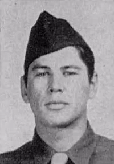 Charles Dennis Buchinsky, né en 1921, est plus connu sous le nom de ...