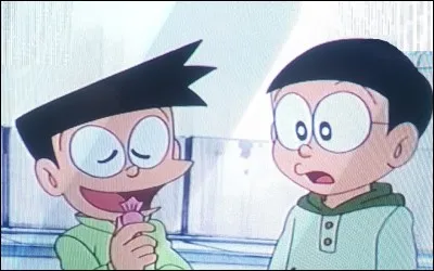 Quel garçon, particulièrement prétentieux, aime embêter Nobita ?
