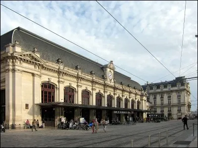 Comment se nomme la gare de Bordeaux ?
