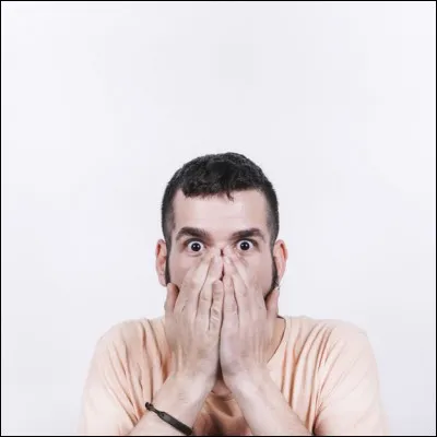 Si ton ami(e) te dit le secret le plus intime et que tu jures de ne rien dire, tu :