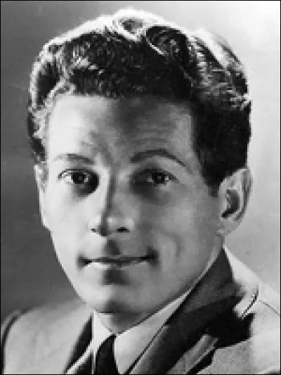 David Daniel Kaminski, né en 1913, acteur, chanteur et danseur, vedette des spectacles musicaux de Broadway, c'est ...