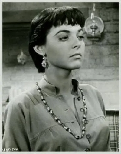 Anna Maria Louisa Italiano, oscar de la meilleure actrice en 1963 pour son rôle dans "Miracle en Alabama", connue pour son rôle de Mrs. Robinson, en 1967, dans "Le Lauréat" et pour le rôle de Madge Kendal dans "Elephant Man", c'est ...