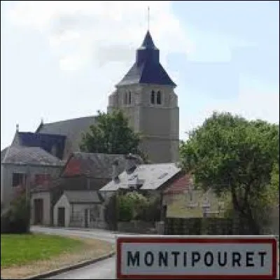 Nous sommes dans le Centre-Val-de-Loire à l'entrée de Montipouret. Village de la région naturelle du Boischaut sud, il se situe dans le département ...