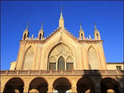 En quelle année l'église Notre-Dame de Cimiez, le plus ancien bâtiment religieux de Nice a-t-elle été construite ?