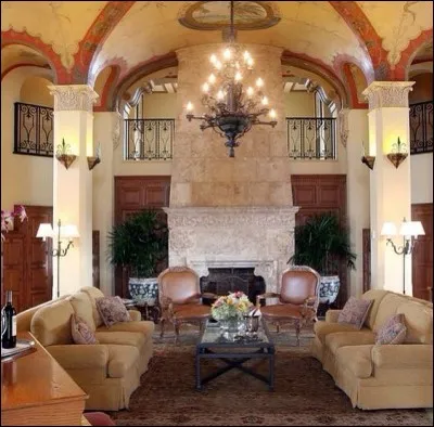 Biltmore Hotel (Miami) > Outre le sinistre Al Capone, cet hôtel***** a hébergé le plus célèbre « Tarzan » du cinéma, Johnny Weissmuller. Pour quelle raison aimait-il particulièrement cet endroit ?