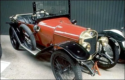 Quelle invention de 1874 facilita la vie des pionniers de l'automobile ?