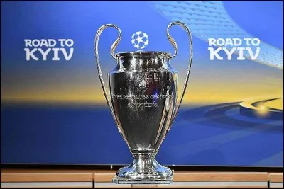 Quelle équipe a remporté la Ligue des champions, 3 fois de suite ?