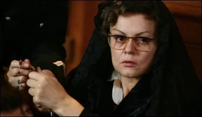 Surnommée "l'empoisonneuse de Loudun", cette femme fut accusée d'avoir empoisonné douze personnes à l'arsenic. Quel est son nom ?