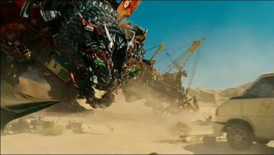 Comment se nomme le Dcepticon qui a pour particularit de s'assembler avec plusieurs machines ?