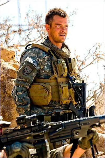 Dans quelle srie TV a-t-on pu remarquer Josh Duhamel qui joue le sergent Lennox ?