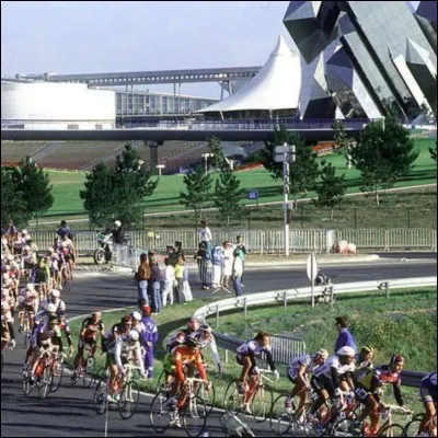 Où se trouve l'arrivée de cette 9e étape ?