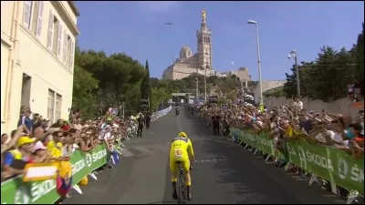 L'arrivée de la 1re étape est au bout de cette ligne droite, jusqu'où avez-vous pédalé ?