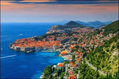 Le nom de la capitale de la Croatie commence par un "Z".