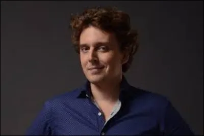 De quel pays est originaire l'humoriste Alex Vizorek ?