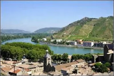 Dans quel département français se trouve la ville de Valence ?