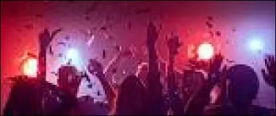 Le cheval voyageur aime la fête. Sa question est : 
"Comment dites-vous "fête" en anglais ?"