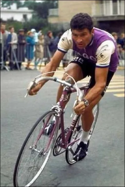 Il fut appel&eacute; (en fin de carri&egrave;re, &agrave; 41 ans) le "Fant&ocirc;me du Tour" : est-ce pour avoir tra&icirc;n&eacute; des casseroles assez basques sur son maillot pendant une ann&eacute;e ?