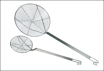 Cet engin (de chez Matfer), outre qu'il serve d'&eacute;cumoire &agrave; friture, porte un nom sp&eacute;cifique. Lequel ?