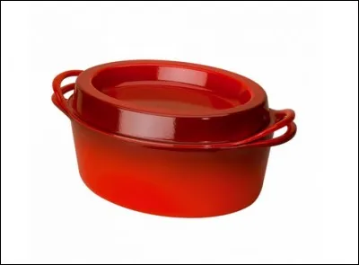La cocotte "Doufeu de Cousances" par Le Creuset, comporte un couvercle "en creux". Pour quelle raison ?
