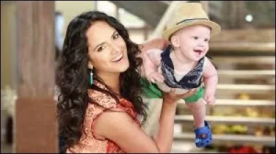 Comment se prénomme le fils de Sofía et Arturo ?