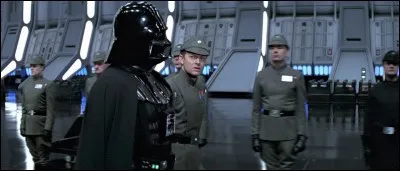 Dark Vador tue 2 officiers de l'Empire dans l'épisode 5, en les étranglant avec la Force.