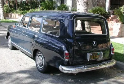 Quel est le nom de ce break Mercedes