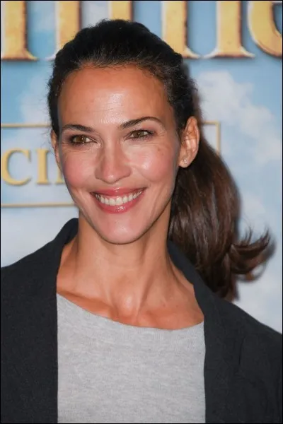 Famille Doucet : 
Linda Hardy est dans le rôle de...