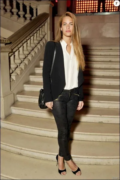 Famille Lazzari-Moiret : 
Solène Hébert est dans le rôle de...