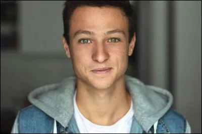 Théo Cosset est dans le rôle de...