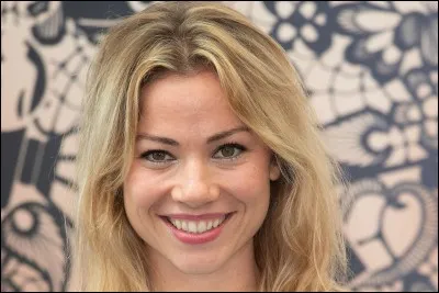 Maud Baecker est dans le rôle de...