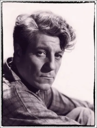 Dans le film "Le Quai des brumes", à qui Jean Gabin dit-il : "T'as de beaux yeux, tu sais" ?