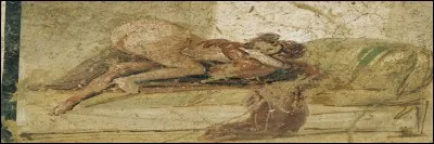 Zeus, fatigué de voir la tête de tous les dieux tourneboulée par la beauté d'Aphrodite qui connaît de très nombreuses aventures cocufiant Héphaïstos, la pousse dans les bras d'un mortel. Tous deux donneront naissance à Énée. Qui est l'heureux homme honoré par la déesse de l'amour, la séduction et l'érotisme ?