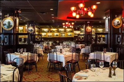 Quel personnage possède un restaurant ?